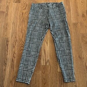 J McLaughlin Becca pants. Black and white like new. Size 4